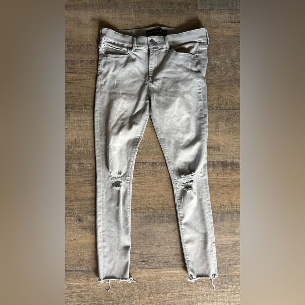 Express women's size 8 regular grey distressed indie sleaze mid rise jeggings